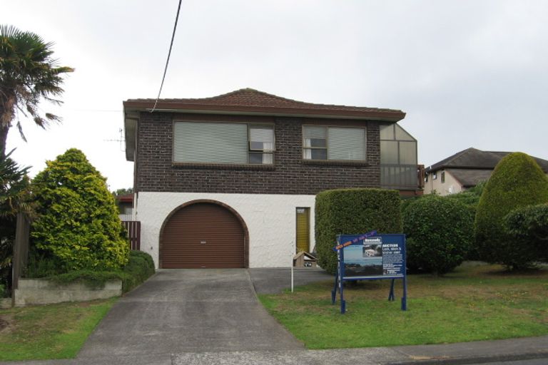 Photo of property in 1/1a Gordon Avenue, Forrest Hill, Auckland, 0620
