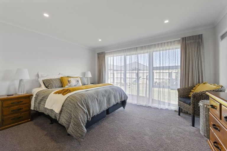 Photo of property in 7 Cross Street, Lepperton, New Plymouth, 4373