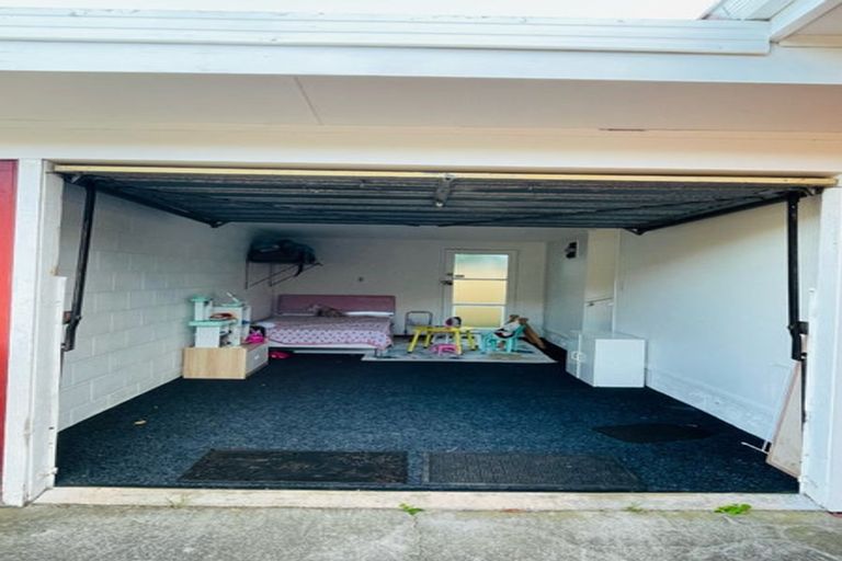 Photo of property in 2/15 Hayward Road, Papatoetoe, Auckland, 2025