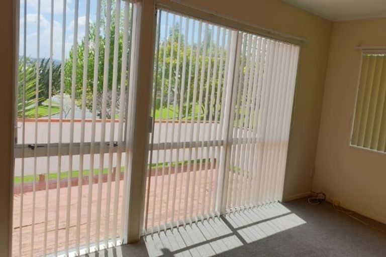 Photo of property in 41 Esther Place, Red Beach, 0932