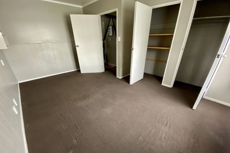 Photo of property in 1 Hill Crescent, Papakura, 2110