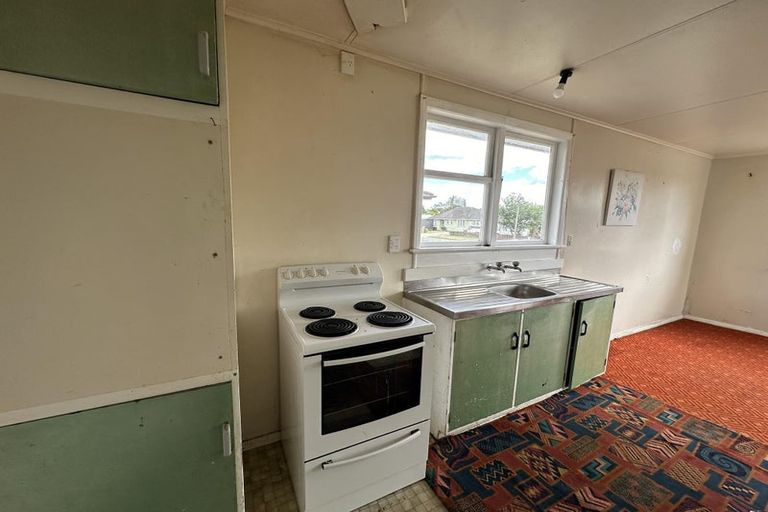 Photo of property in 11 Hinemoa Street, Levin, 5510