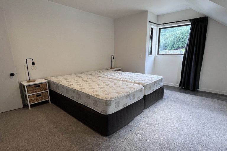 Photo of property in 20 Dart Place, Fernhill, Queenstown, 9300