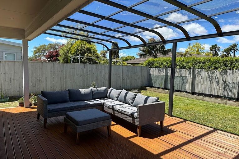 Photo of property in 54 Waituarua Drive, Takanini, 2112