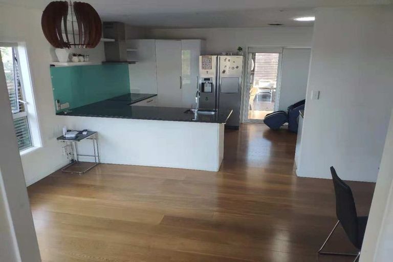 Photo of property in 14 Tiri View Place, Waiake, Auckland, 0630