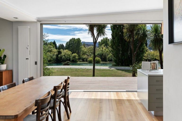 Photo of property in 10 Bridgewater Terrace, Albert Town, Wanaka, 9305