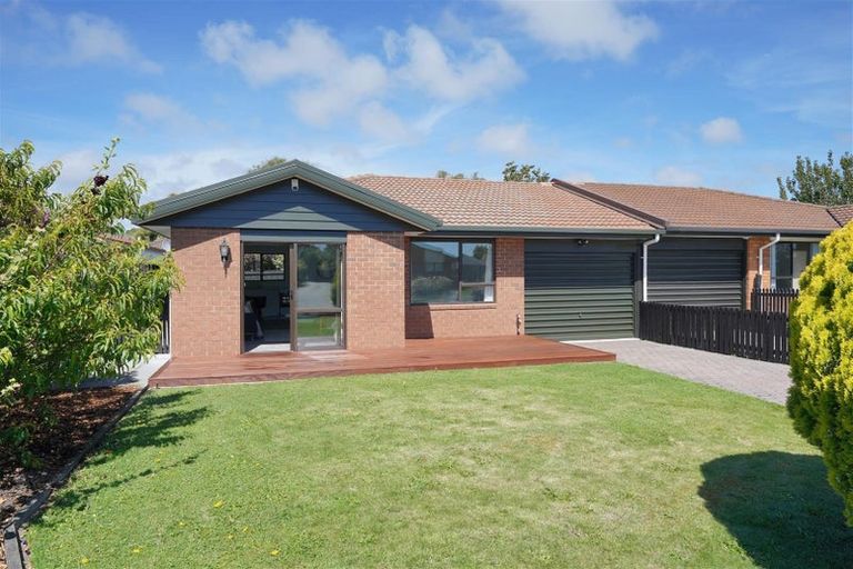 Photo of property in 2/49 Cowes Street, Avondale, Christchurch, 8061