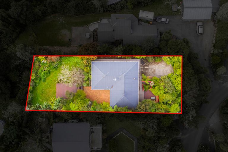 Photo of property in 10 Mceldowney Road, Titirangi, Auckland, 0604