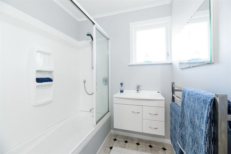 Photo of property in 130 Triangle Road, Massey, Auckland, 0614