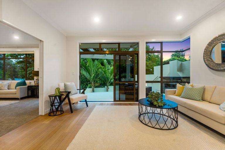 Photo of property in 1a Whitby Crescent, Mairangi Bay, Auckland, 0630