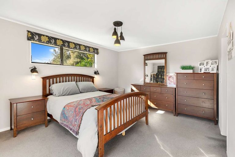 Photo of property in 18 Truscott Grove, Awapuni, Palmerston North, 4412