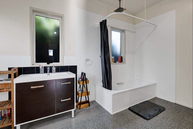 Photo of property in 133 Brooklands Road, Brooklands, New Plymouth, 4310