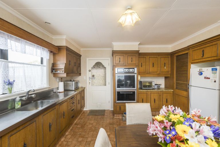 Photo of property in 64 College Street, Awapuni, Palmerston North, 4412