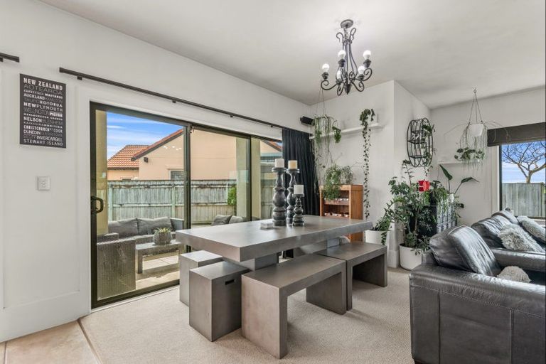 Photo of property in 6 Banksia Grove, Milson, Palmerston North, 4414