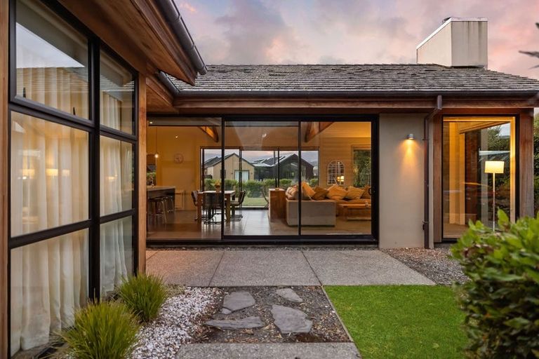 Photo of property in 5 Glengarry Court, Jacks Point, Queenstown, 9371