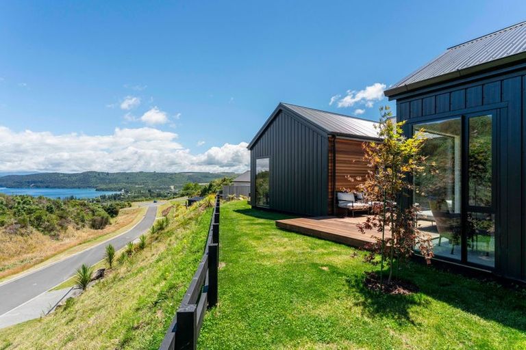 Photo of property in 11 Sparrowhawk Way, Kinloch, Taupo, 3377