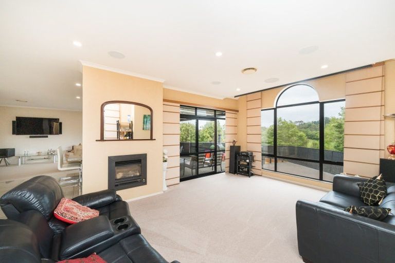 Photo of property in 54 Cashmere Drive, Fitzherbert, Palmerston North, 4410