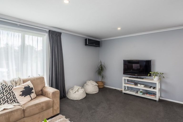 Photo of property in 2 Konini Grove, Raumati Beach, Paraparaumu, 5032