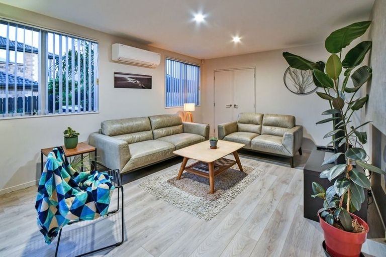 Photo of property in 214 Hill Road, The Gardens, Auckland, 2105