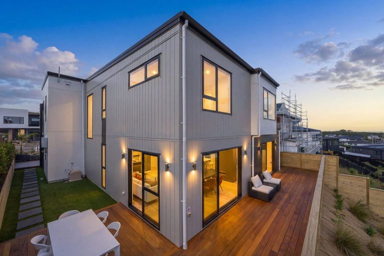 Photo of property in 160 Te Oneroa Way, Long Bay, Auckland, 0630