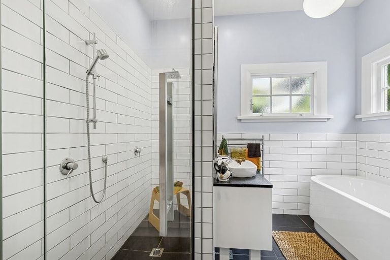 Photo of property in 39 Mills Road, Brooklyn, Wellington, 6021