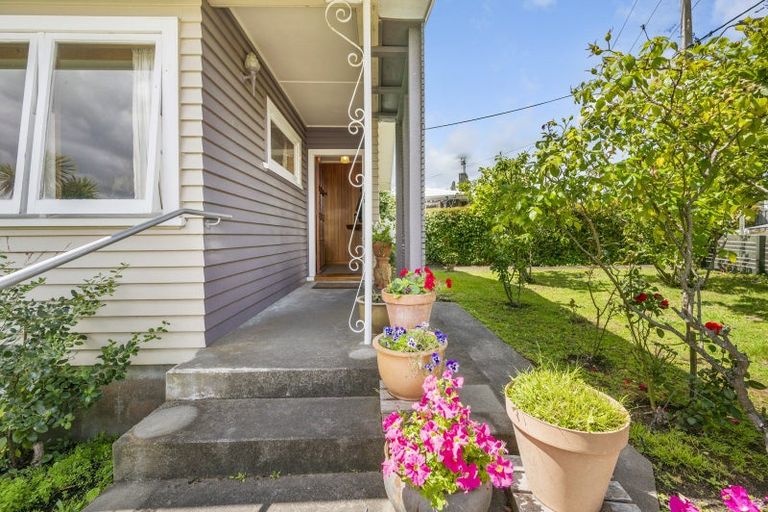 Photo of property in 42 Given Street, Havelock North, 4130