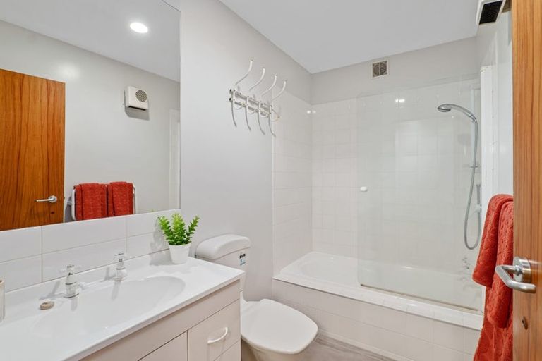 Photo of property in 1/21 Overdale Drive, Cashmere, Christchurch, 8022