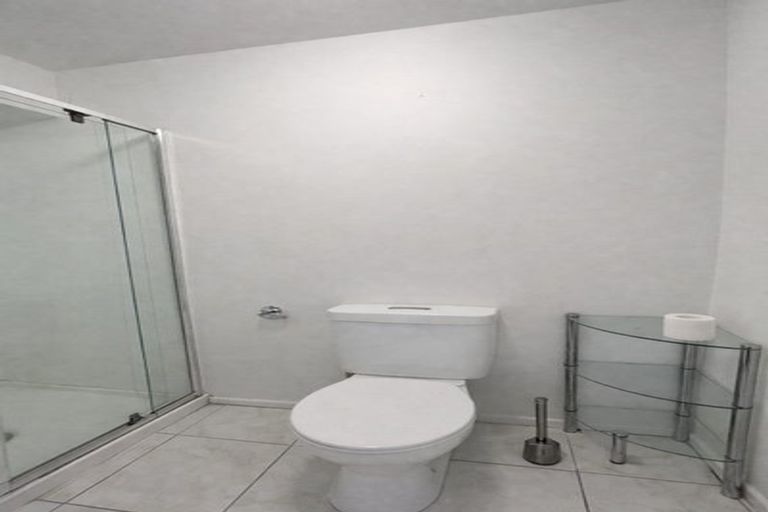 Photo of property in 137 Gossamer Drive, Pakuranga Heights, Auckland, 2010