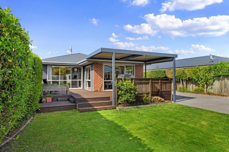 Photo of property in 24 Coniston Avenue, Ilam, Christchurch, 8041