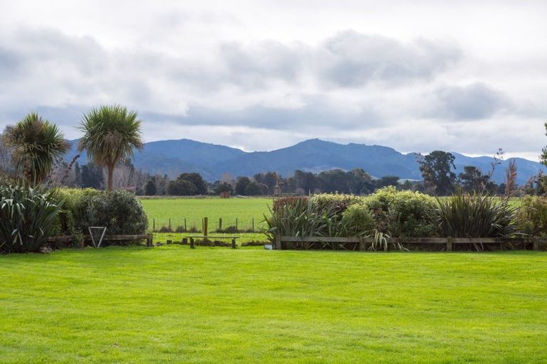 Photo of property in 64 Montys Lane, Woodside, Greytown, 5794