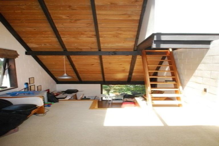 Photo of property in 64 Homewood Crescent, Karori, Wellington, 6012