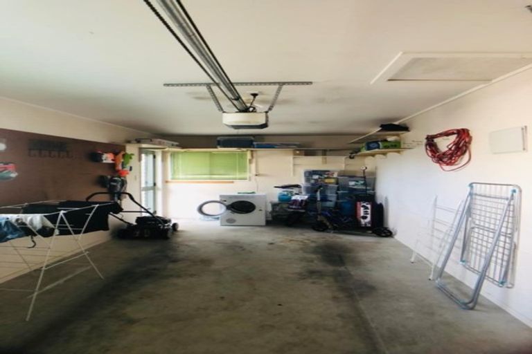 Photo of property in 301 Glengarry Road, Glen Eden, Auckland, 0602