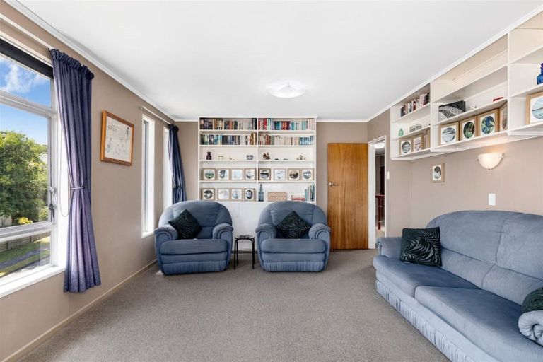 Photo of property in 5 Brora Crescent, Papakowhai, Porirua, 5024