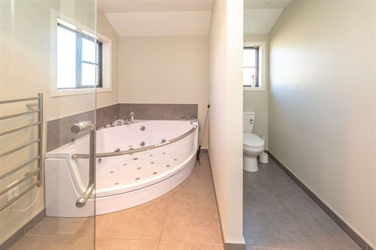 Photo of property in 33 Edith Collier Drive, Otamatea, Whanganui, 4500