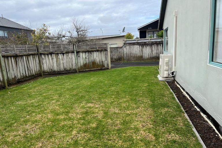 Photo of property in 8a Formby Avenue, Point Chevalier, Auckland, 1022