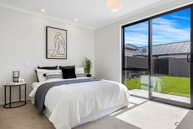 Photo of property in 14 Pembrook Close, Rangiora, 7400