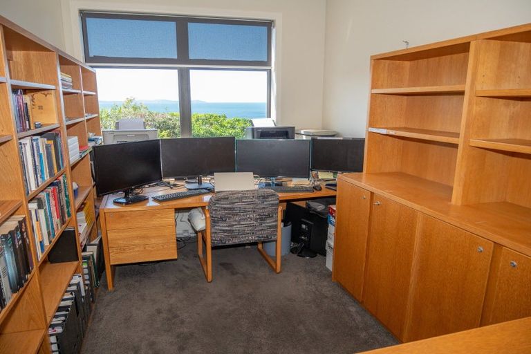 Photo of property in 6 Sunrise Place, Cable Bay, 0420
