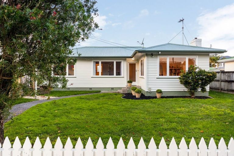 Photo of property in 30 Knighton Road, Hillcrest, Hamilton, 3216