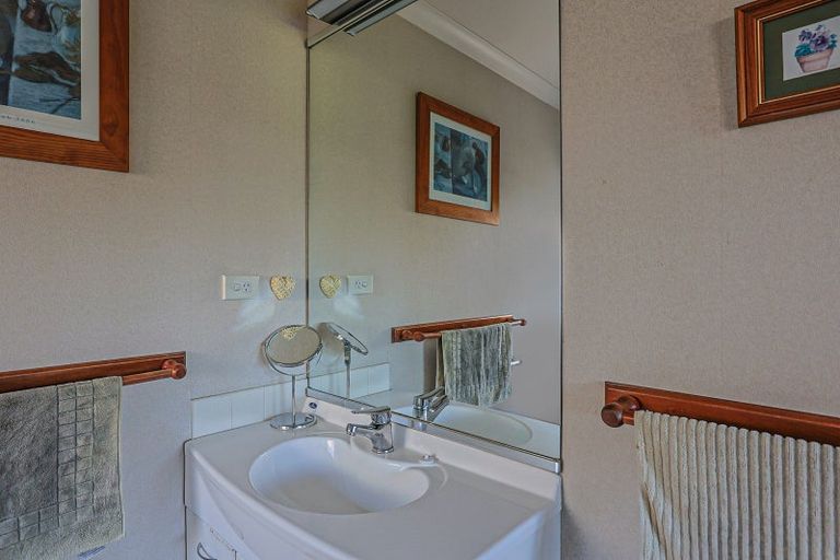 Photo of property in 14 Pinotage Drive, Greenmeadows, Napier, 4112