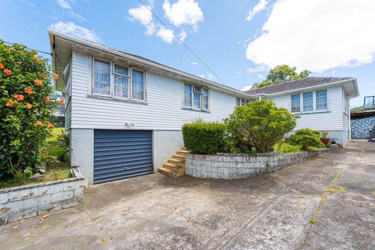 Photo of property in 13 Waione Avenue, Te Atatu Peninsula, Auckland, 0610