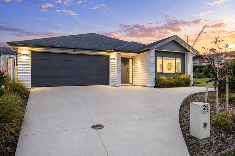Photo of property in 21 Vintry Drive, Huapai, Kumeu, 0810