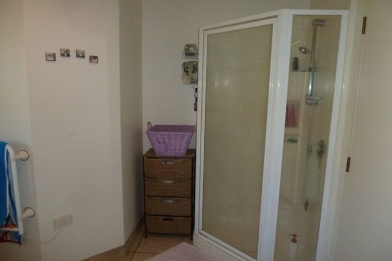 Photo of property in 43a Forrest Hill Road, Milford, Auckland, 0620