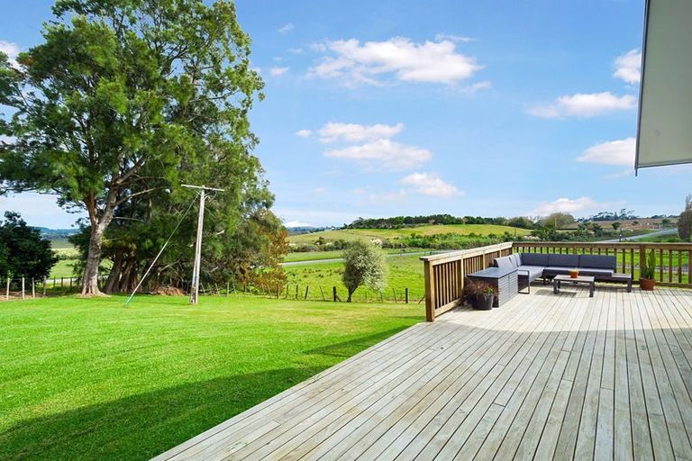 Photo of property in 141 Mangakura Road, Helensville, 0875