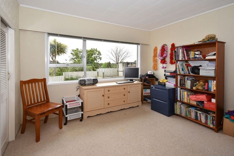 Photo of property in 14 Snowden Place, Opaheke, Papakura, 2113
