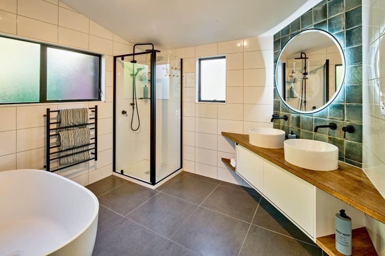 Photo of property in 20 Bay Lair Grove, Island Bay, Wellington, 6023