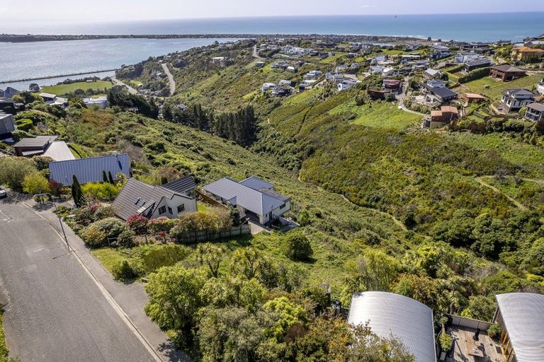 Photo of property in 25 Drayton Drive, Mount Pleasant, Christchurch, 8081