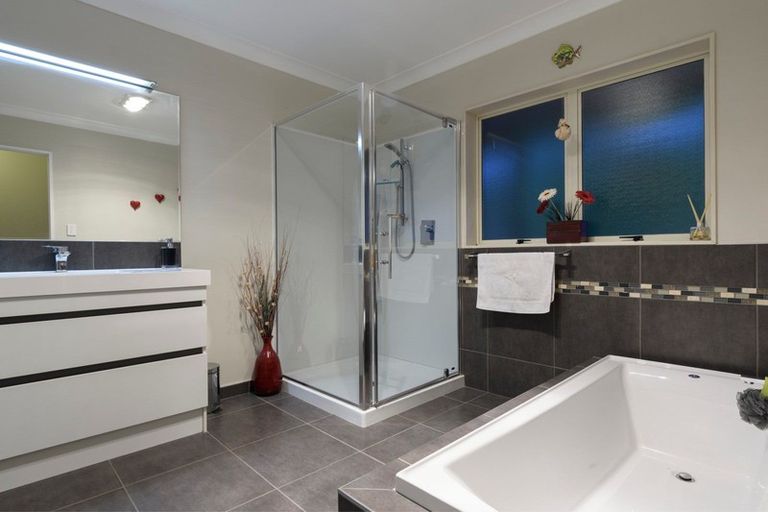 Photo of property in 42 Walden Lane, Minden, Tauranga, 3171