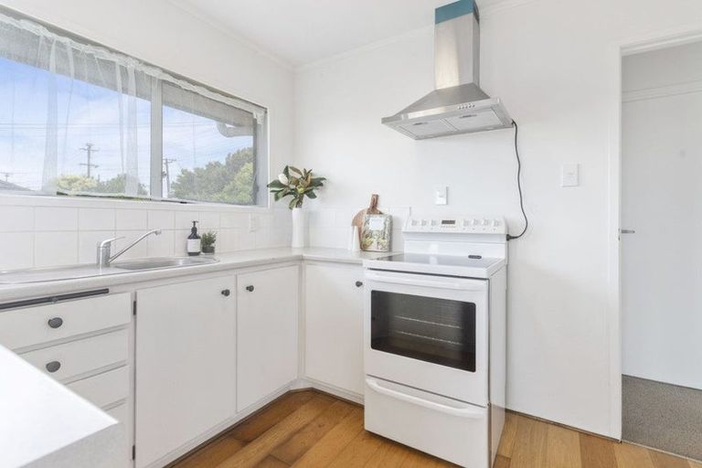 Photo of property in 1/125 Forrest Hill Road, Forrest Hill, Auckland, 0620