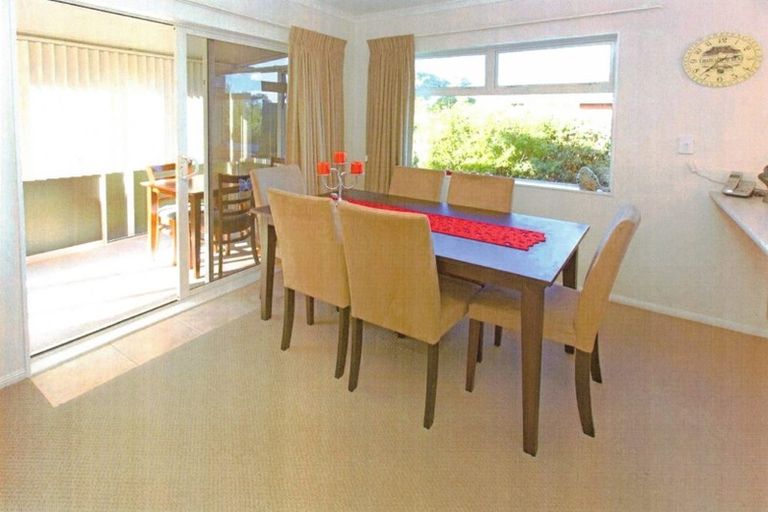 Photo of property in 23 Chesterfield Way, Orewa, 0931