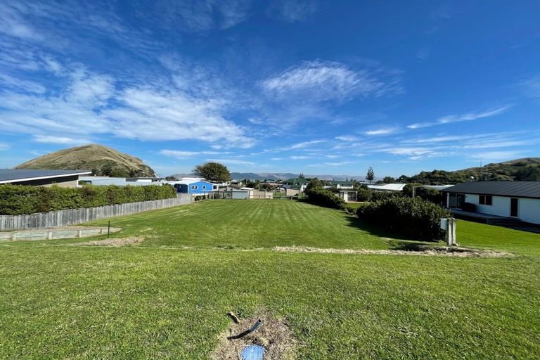 Photo of property in 8 Puka Place, Mahia, 4198